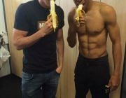 Atletas Comendo Banana 4