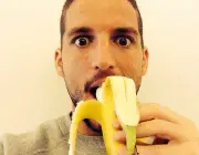 Brasileiros Comendo Banana 3