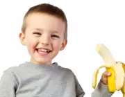 Comendo Banana 4