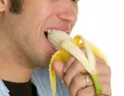 Comendo Banana 5