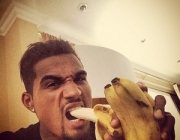 Comendo Banana 4