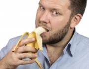 Comendo Banana Caturra 3