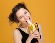 Comendo Banana 1