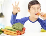 Comendo Vegetais Verde 1
