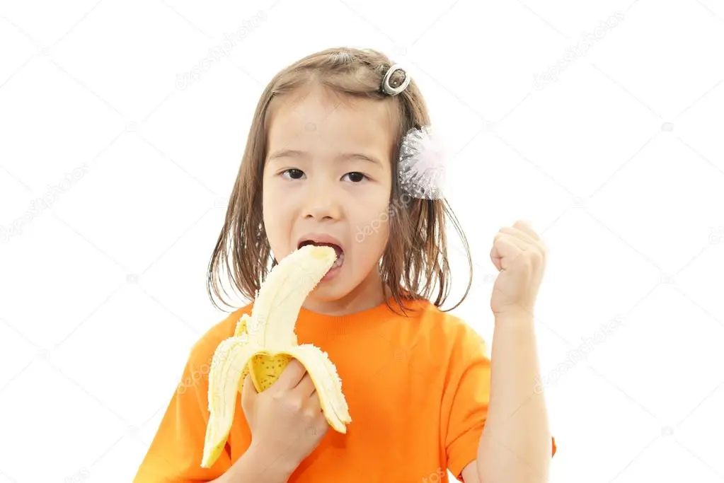 Crianças Comendo Banana 3