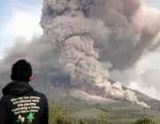 Erupção do Vulcão Sinabung na Indonésia 1