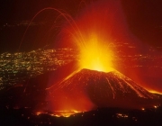 Erupções do Vulcão Etna 3