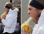 Pessoas Comendo Banana 4