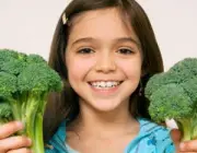 Comendo Brócolis 6