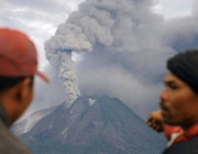 Turismo no Vulcão Sinabung 2