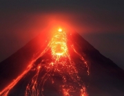 Vulcão Mayon em Erupção 6