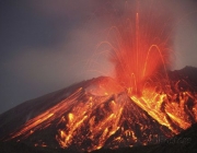 Vulcão Sakurajima em Erupção 4