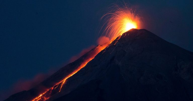 Lavas de Vulcão no Japão