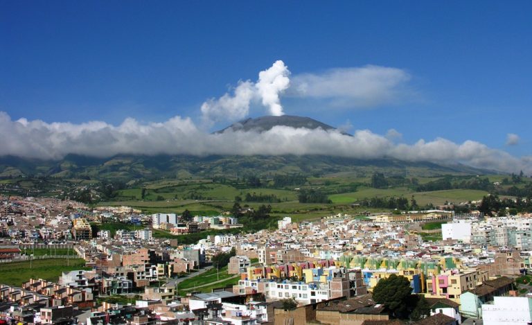 Um Vulcão em Constante Monitoramento
