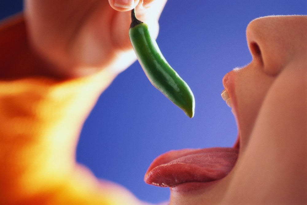 Comendo Pimenta Verde