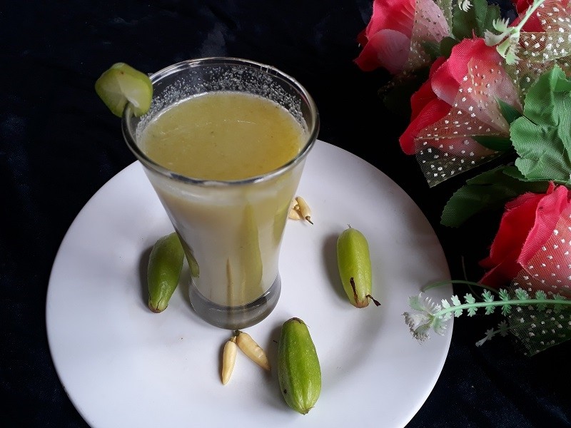 Suco de Bilimbi no Copo