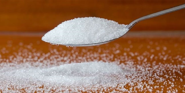 Açúcar Branco na Colher 