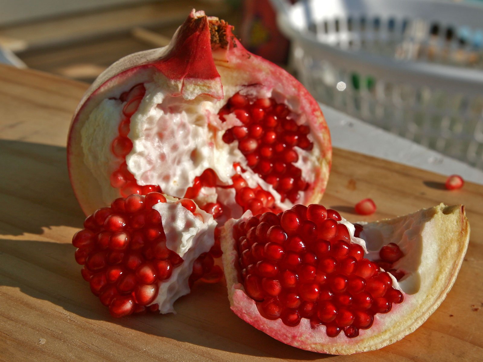 História da Romã, Origem da Fruta e do seu Nome