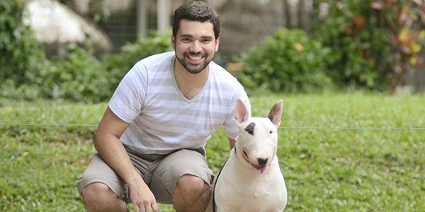 Bull Terrier Com o Dono 