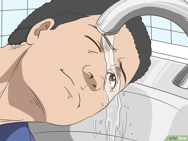 Lavando o Olho Irritado
