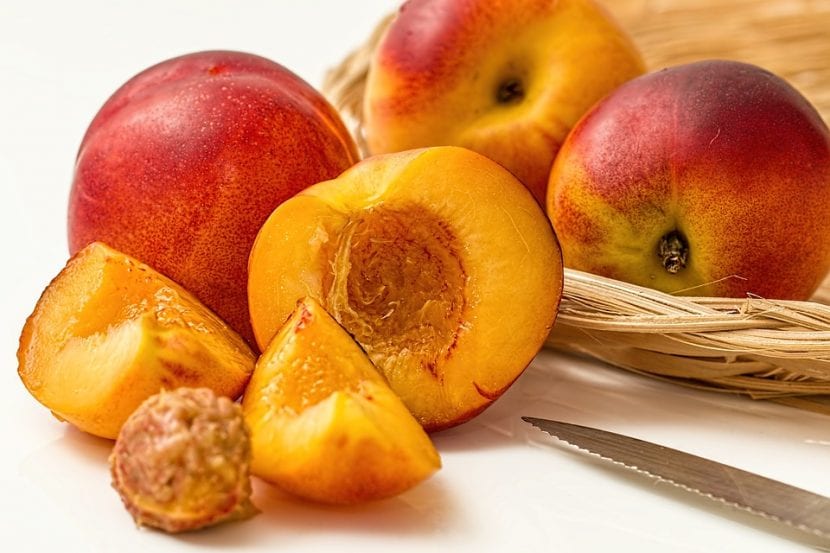Nectarina Escura por Dentro Pode Comer? Ela Faz Mal a Saúde?