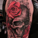 Tatuagem Caveira e Rosas