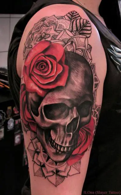 Tatuagem Caveira e Rosas 