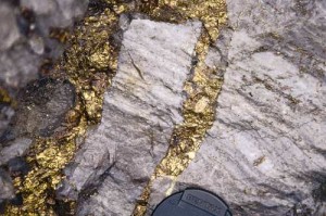Como se Forma o Ouro na Terra? Quanto Tempo Demora?