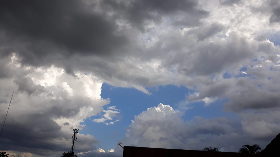 Como a nebulosidade interfere na temperatura global?