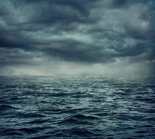 Como os oceanos influenciam os padrões de chuva?
