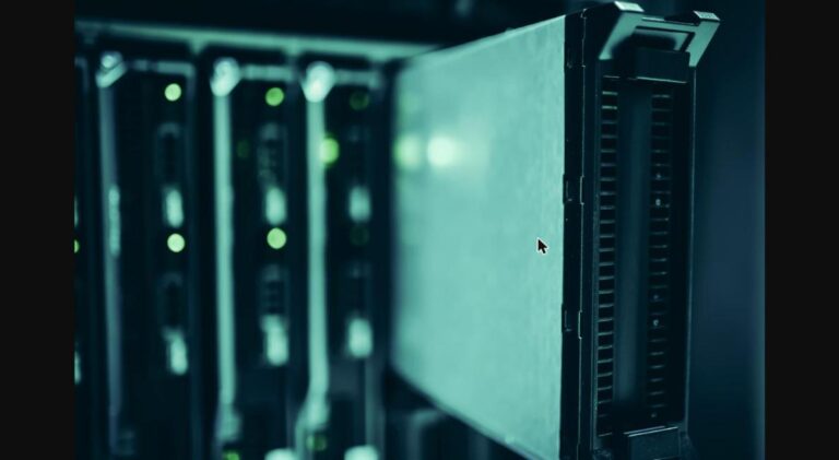 Servidores de data center usados para processar inteligência artificial